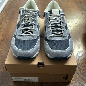 New in box Johnnie-o Range Runner Men’s sneaker size 9